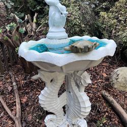 Working Large Fountain, Sea horses And Statue. 