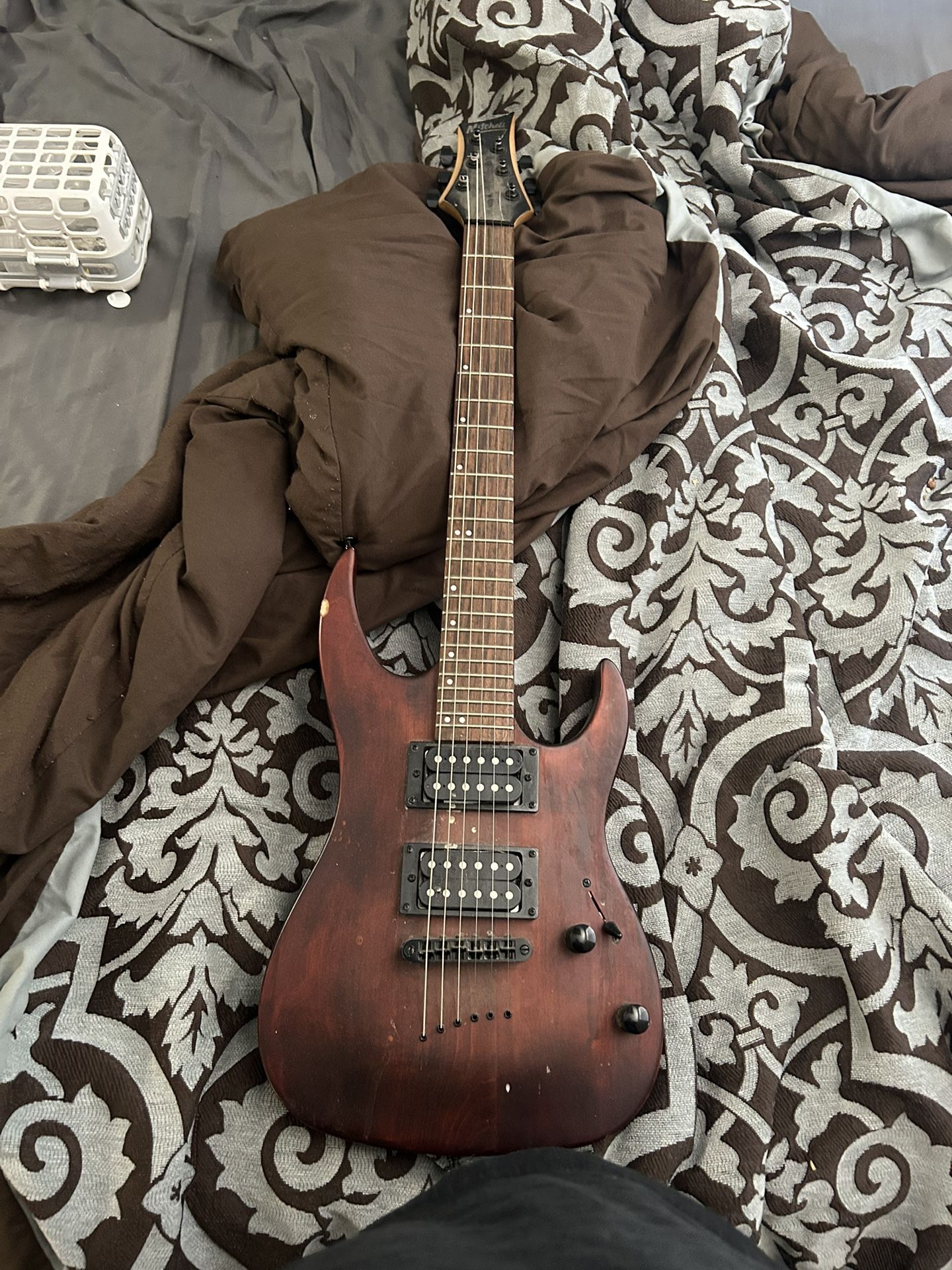 Mitchell Mm100 Guitar