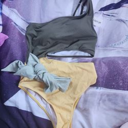 New Bikini 👙 Size M 