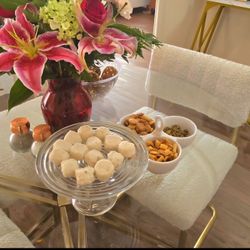 Make An Offer - Dining Table & Chairs Included 