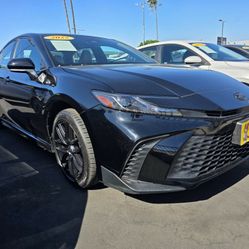 2025 TOYOTA CAMRY SE HYBRID SEDAN 4D 