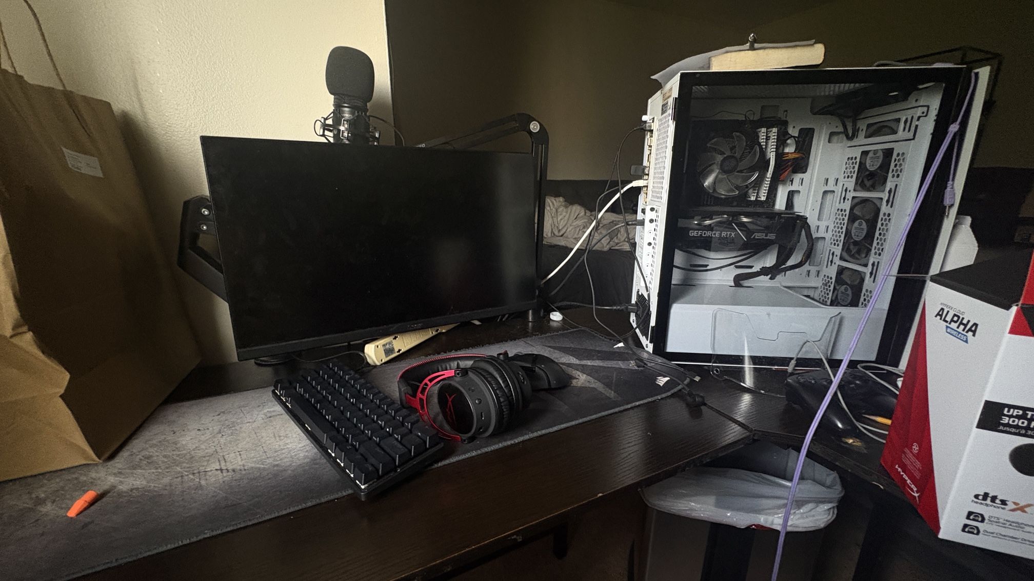 Gaming Pc Set Up (PC AND MONITOR ONLY)