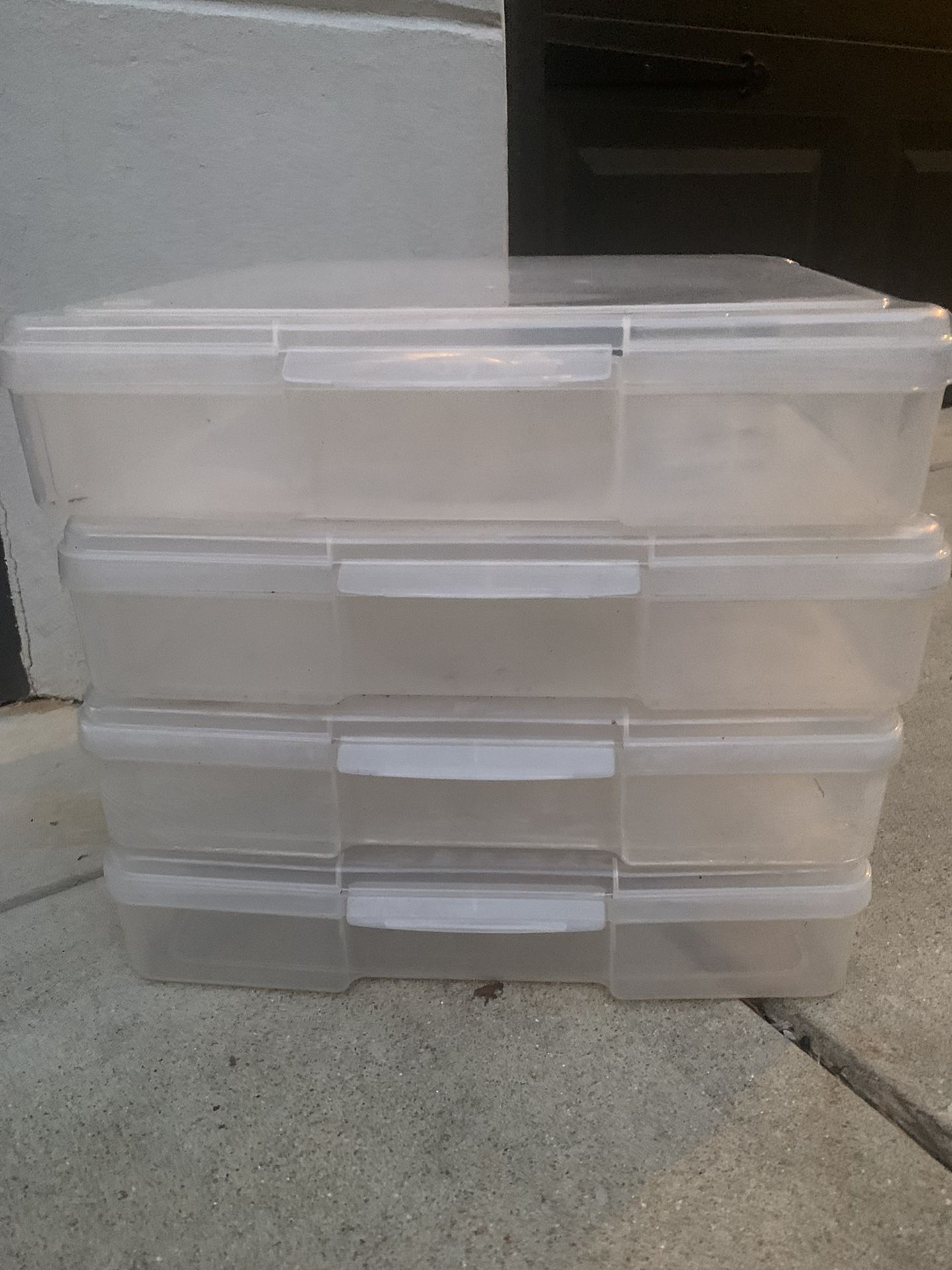 4 Clear Locking Plastic Storage Containers