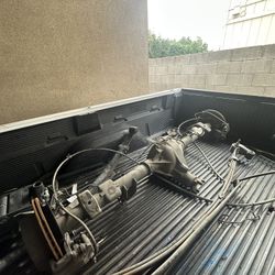 Chevy Silverado/GMC Sierra 99-03 Rear differential,Brake calipers and leaf springs