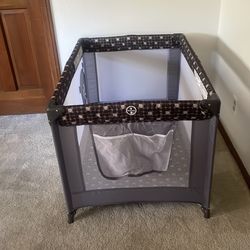 Baby playard