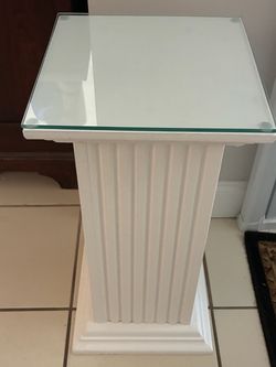 Vintage pedestal bright white 12 x 12