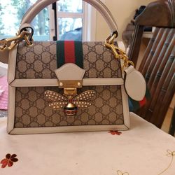 Authentic Gucci Handbag, QBee design. Very elegant, classy and sassy. Original price at $3300, with receipt.