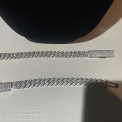 🔥💎🔥💎ON SALE CUSTOM ALL WHITE BUSTDOWN D COLOR VVS1 MOISSANITE 8 INCH  CUBAN BRACELETS WITH CUSTOM CLASPS 