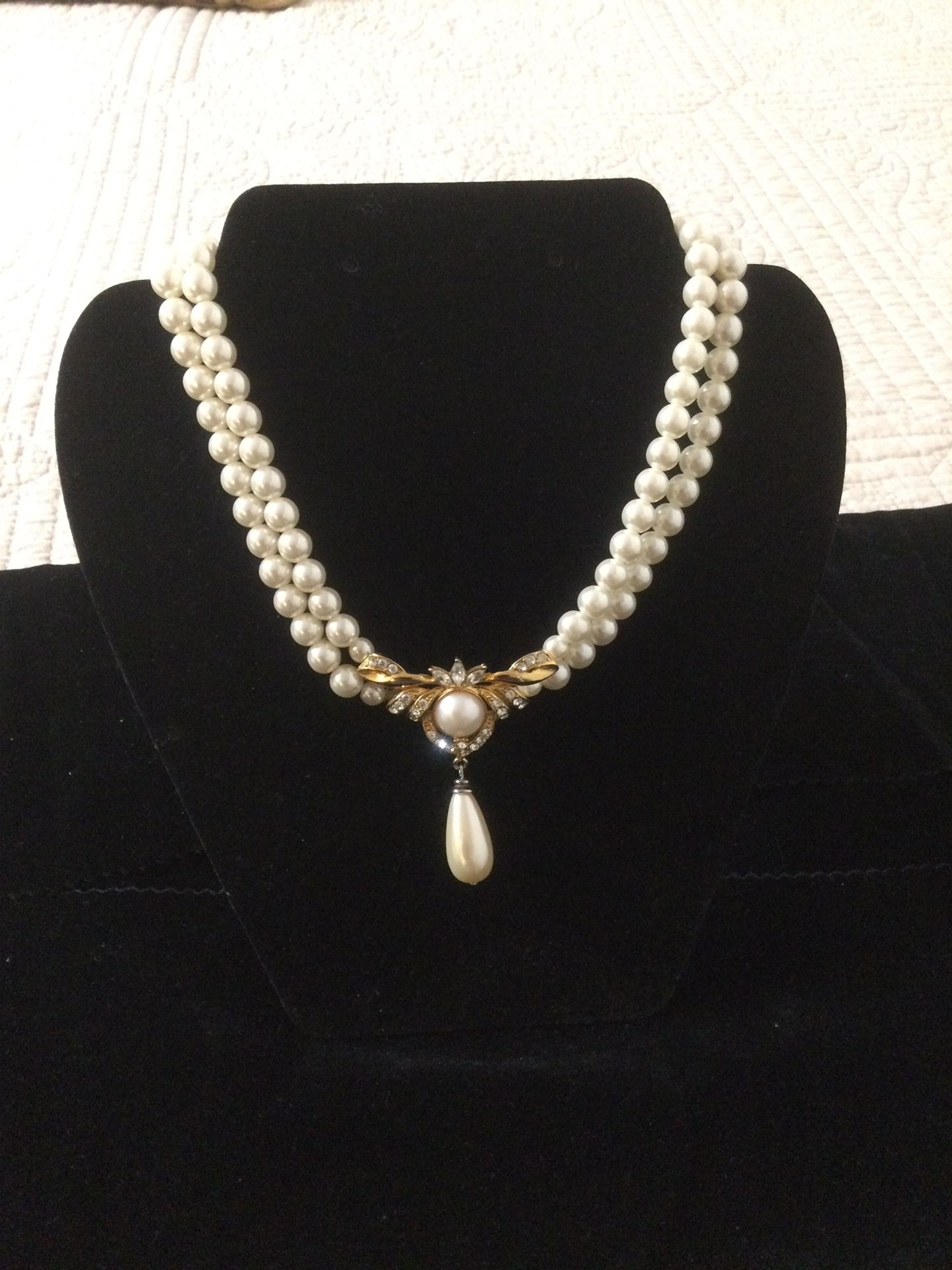 VINTAGE NECKLACE, GOOD CONDITION 