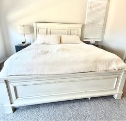 Farmhouse wooden king bed frame