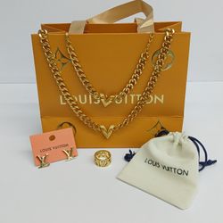 Gift set , 4 pieces ,you will love it 