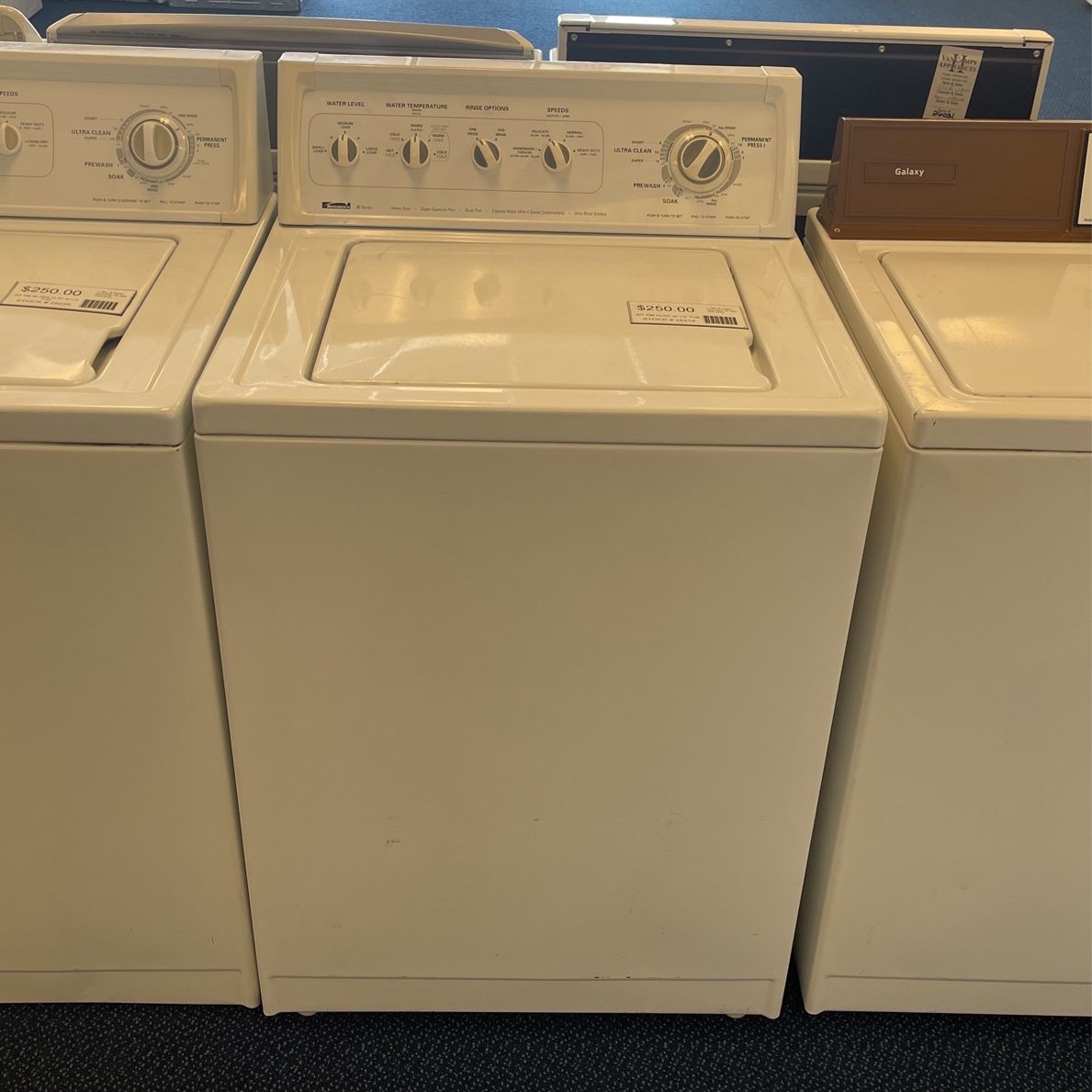 White Kenmore Classic Washer w/ Large Tub