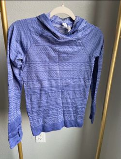 Lululemon size 6 hooded top