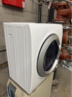 Avanti clothes dryer