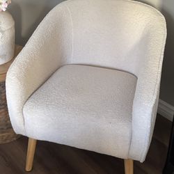 Cream “teddy bear” bouclé chair