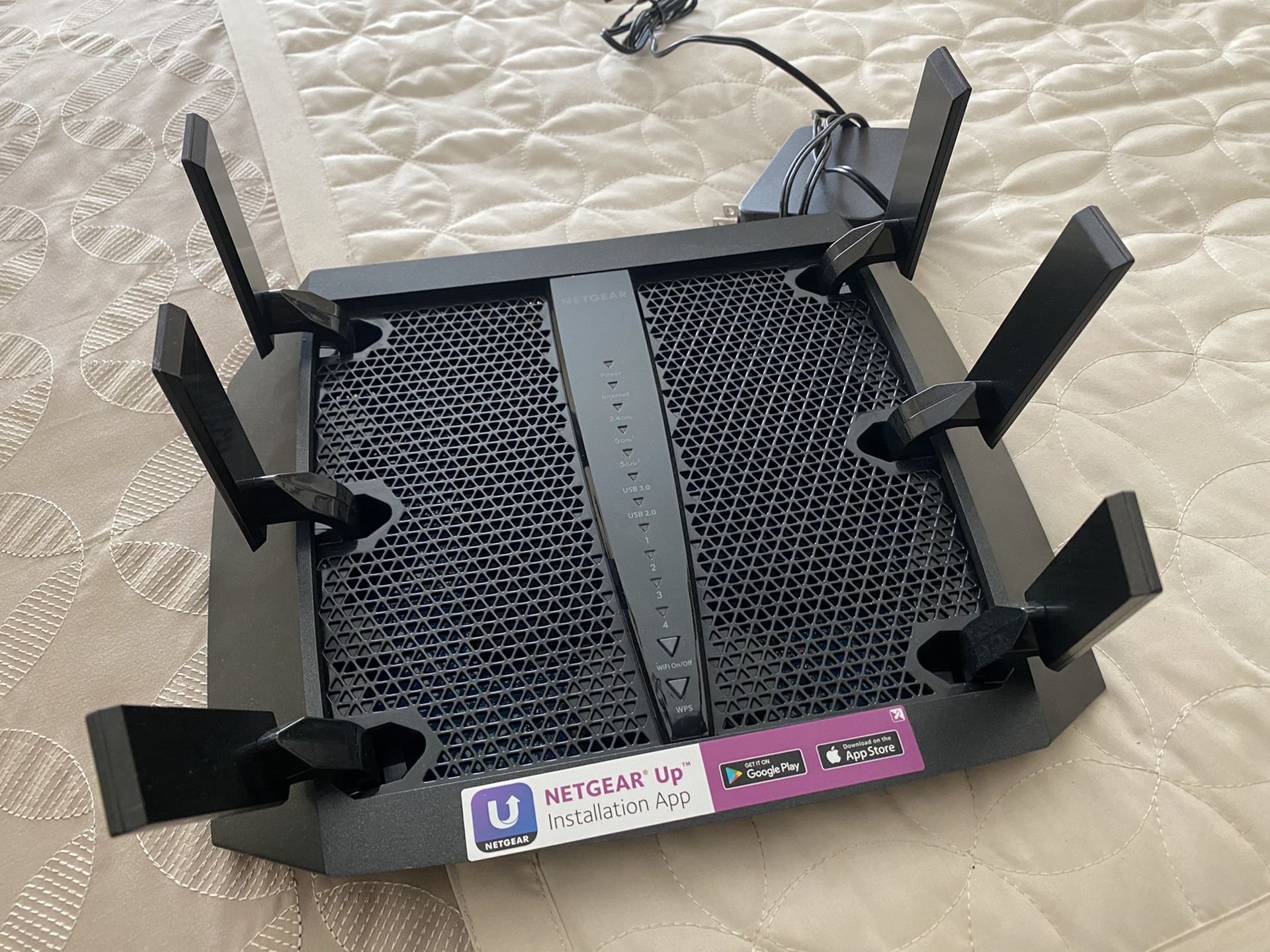 Netgeara Nighthawk X6S AC4000 R8000P Wi-Fi Router (Recently Purchased)