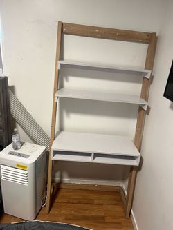 Wall desk