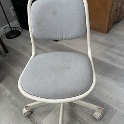 Armless Roller Chair