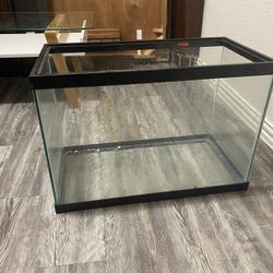 21 Gallon Fish Tank 