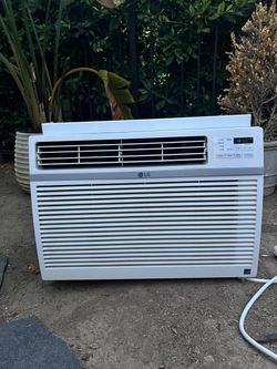15,000 BTU LG Air conditioner LG LW1516ER 115V