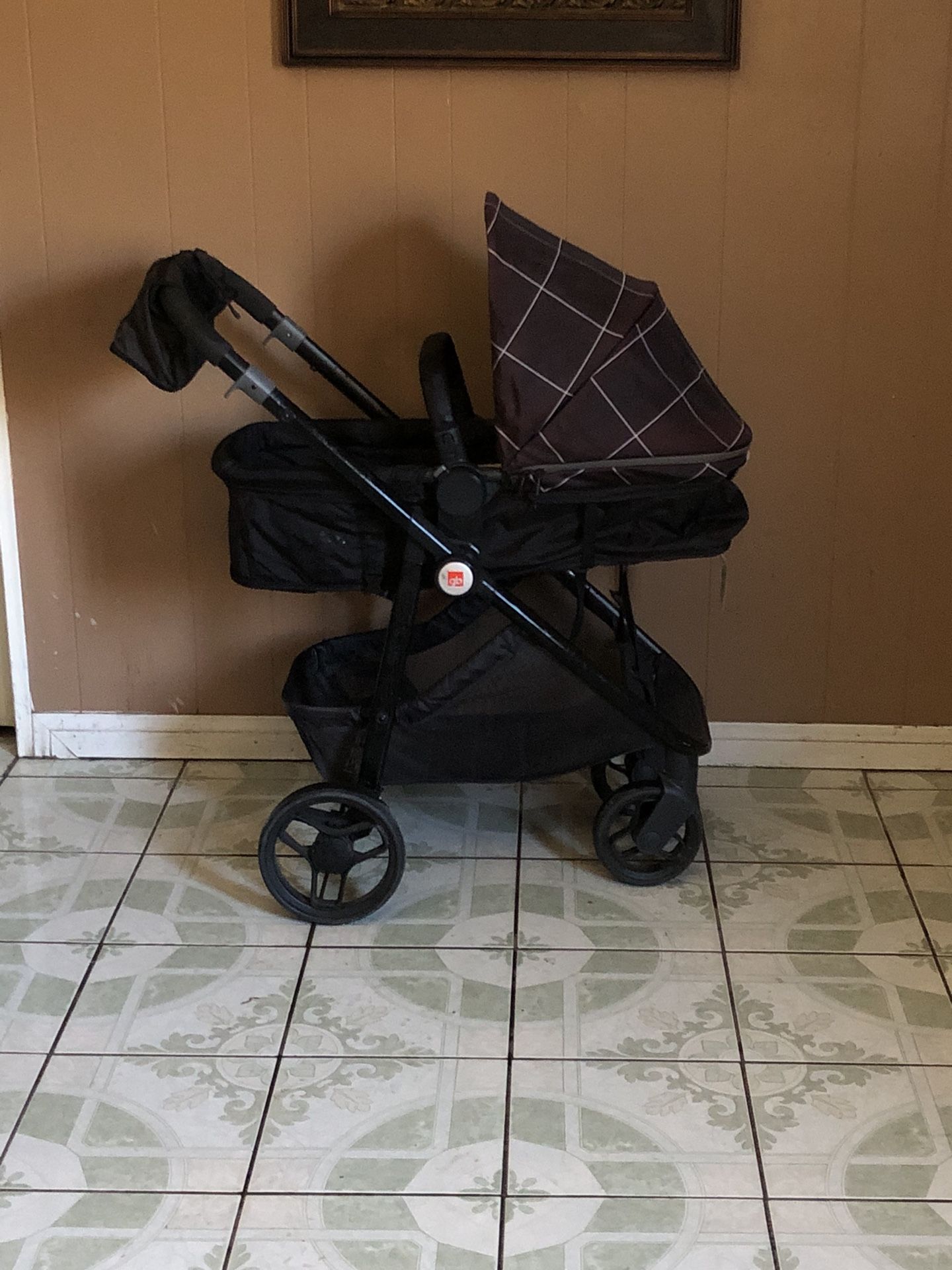 GB STROLLER AND BASSINET 2 IN 1