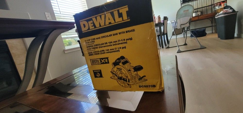Dewalt 7 1\4 Saw (Tool)