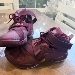 Nike LeBron Soldier 9 Premium SIZE 11.5 MENS