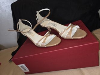 Ferragamo Heels. 8.5