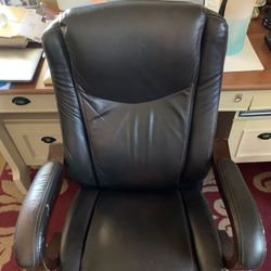 Thomasville Executive Brown Leather Office Chair
