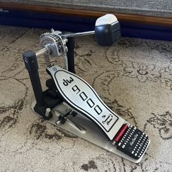 DW 9000 Single Pedal with Carrying Case