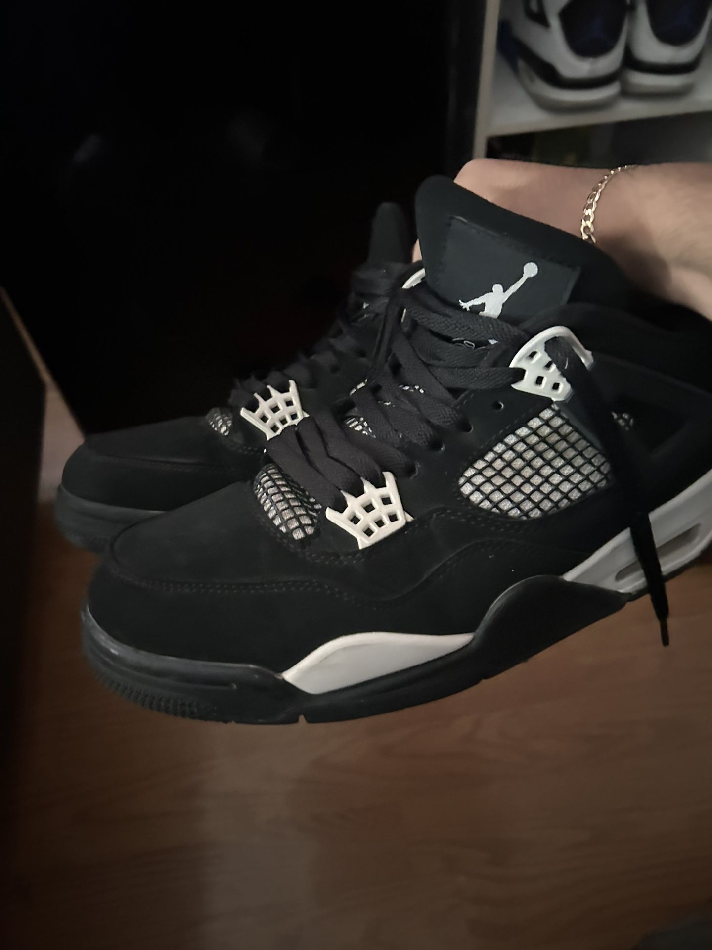 Jordan 4 White Thunder
