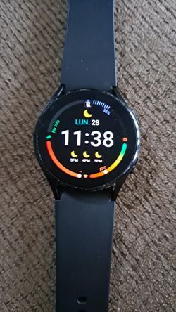 Galaxy Watch 4 with charger