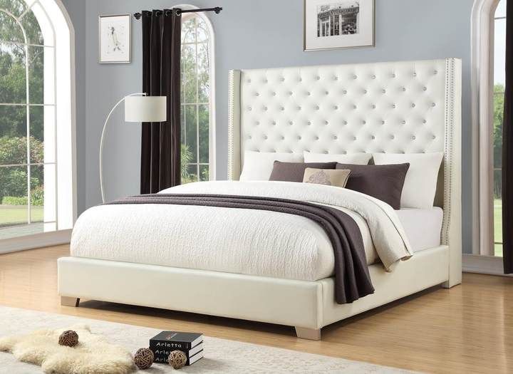 Brand new Queen 6 FT bed frame (king bed frame king mattress available) diamond tufted White