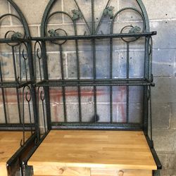 Iron  Baker’s Rack