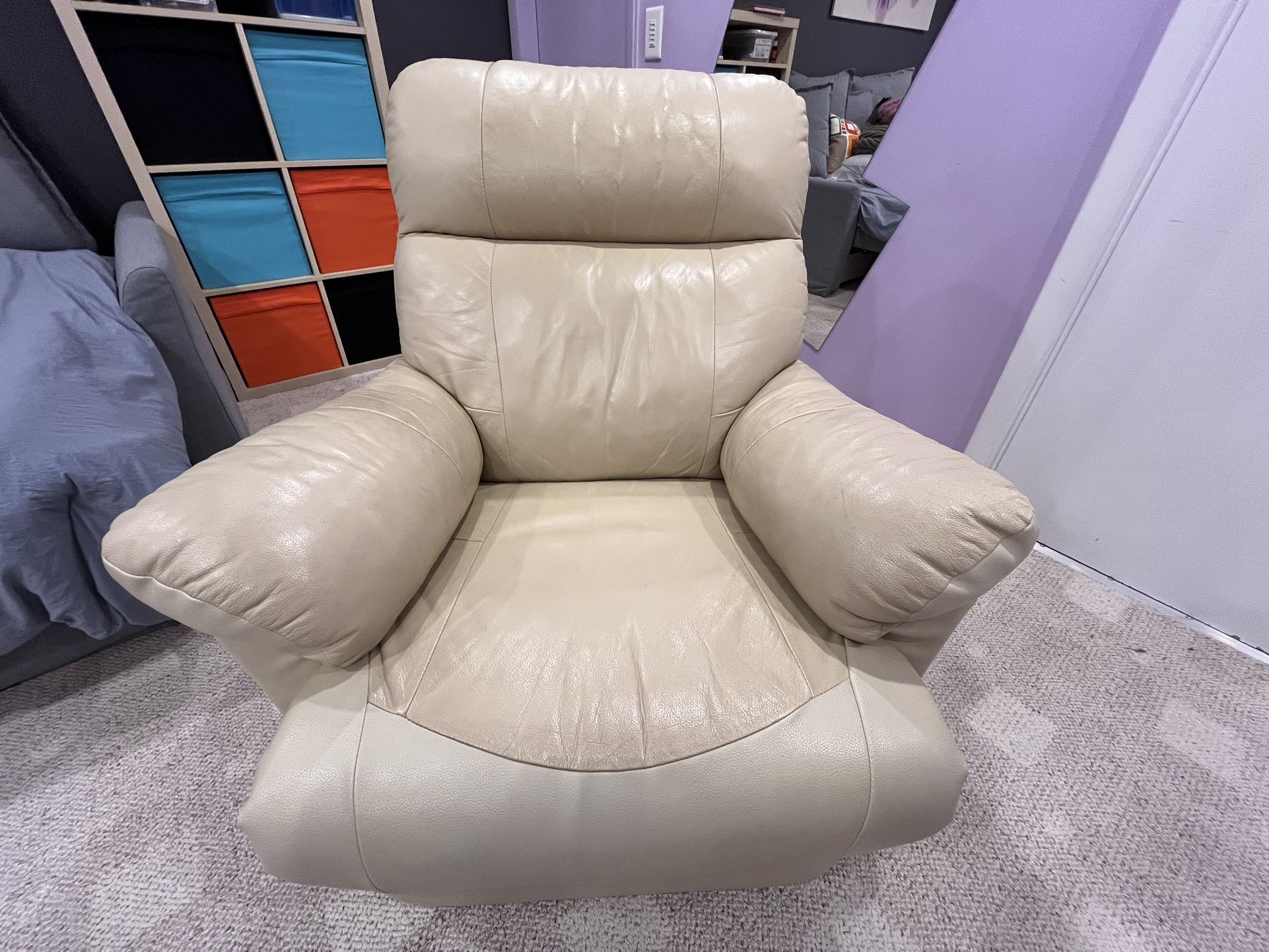 Comfy Cream Leather Recliner Armchair — Lay-Flat!