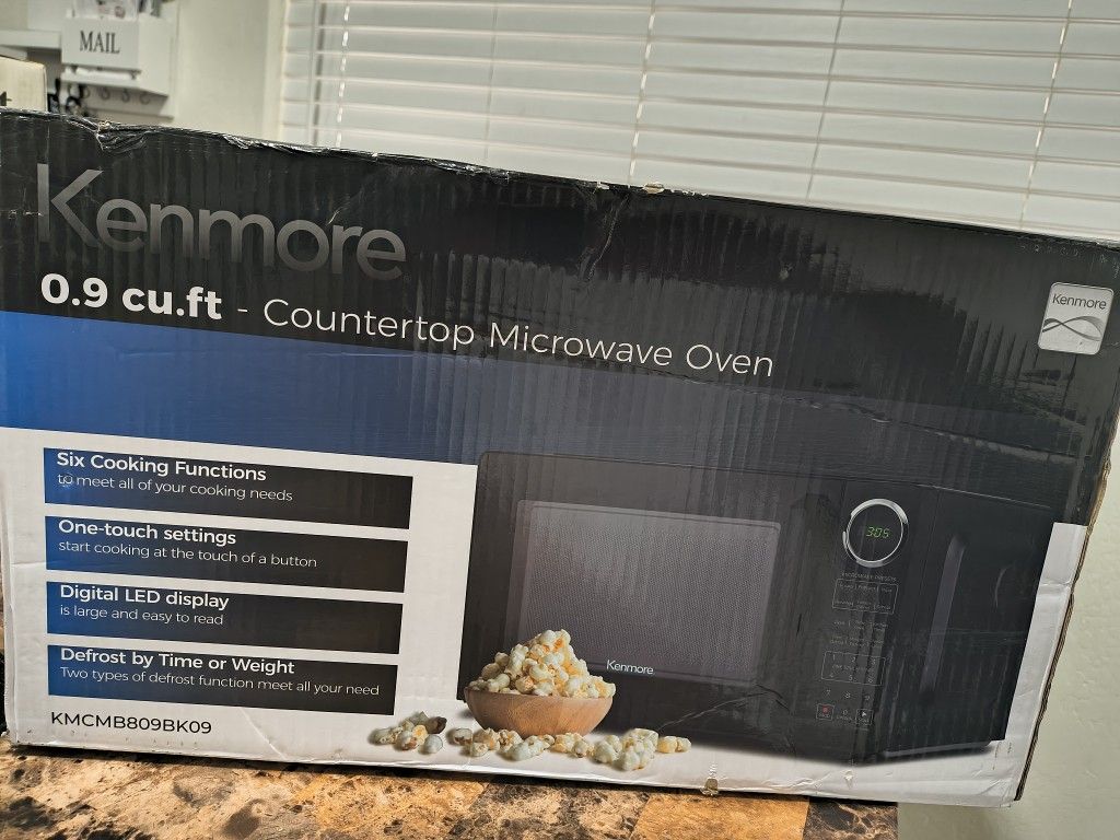 Brand New Kenmore Counter Top Microwave