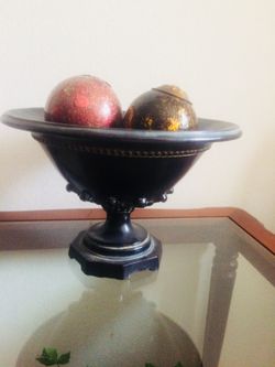 BEAUTIFUL BLACK BOWL