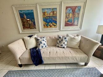 Beautiful cream/off white Tufted sofa