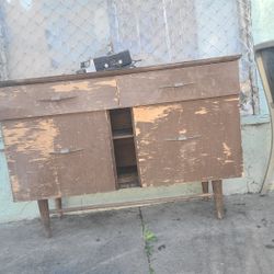 Mid Century. Credenza 