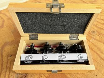 Set of 4 router bits 