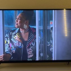 45 Inches Vizio With Remote!