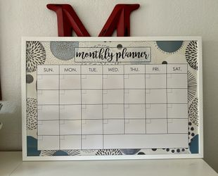 🧲 Magnetic Whiteboard Calendar – 31” x 21” – $8 (Hollywood, FL)