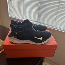 NIKE REACT INFINITY RUN 4