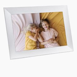 Aura 10.1" HD Wifi Carver Digital Photo Frame!