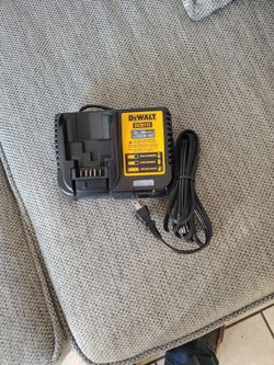 12v   20v Fast Charger.  Dewalt. New