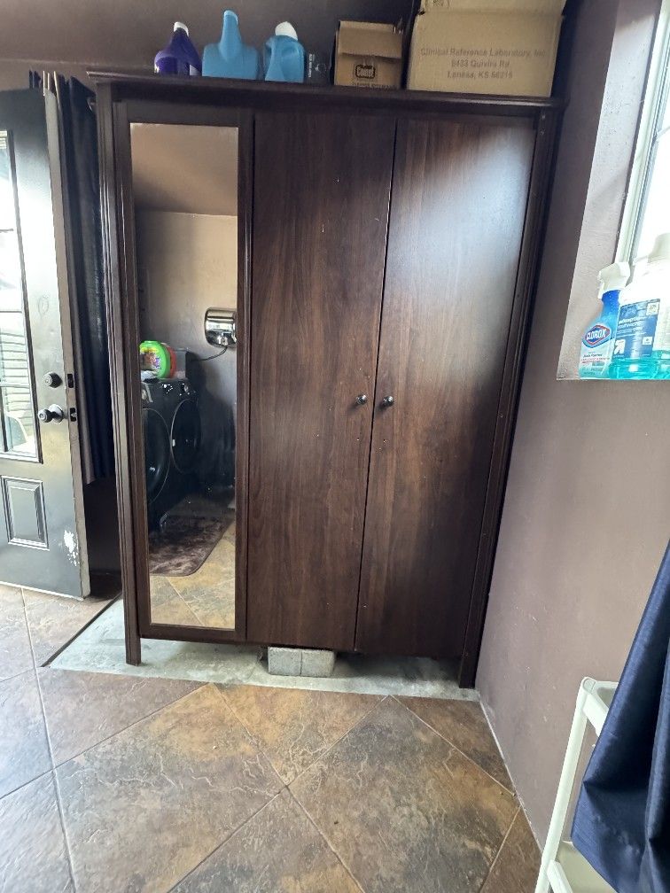 Stand Up Closet