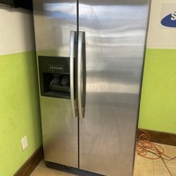 Whirlpool Refrigerator 