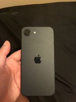 iPhone 16e