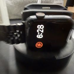 Apple Watch Series 6 (GPS + Cellular)
