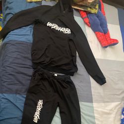 sweatpants and hoodie size large boys 